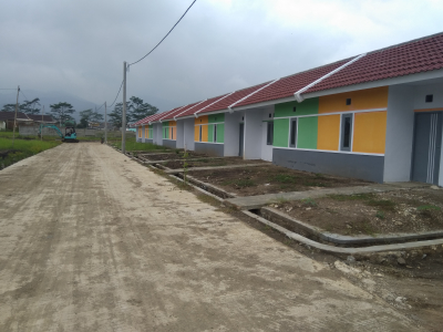 foto posisi tengah perumahan Gading Tutuka residence