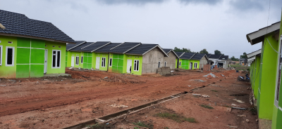 foto posisi tengah perumahan perumahan karya mandiri 6 tanjung barangan