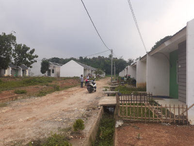 foto posisi tengah perumahan GRAHA KENCANA