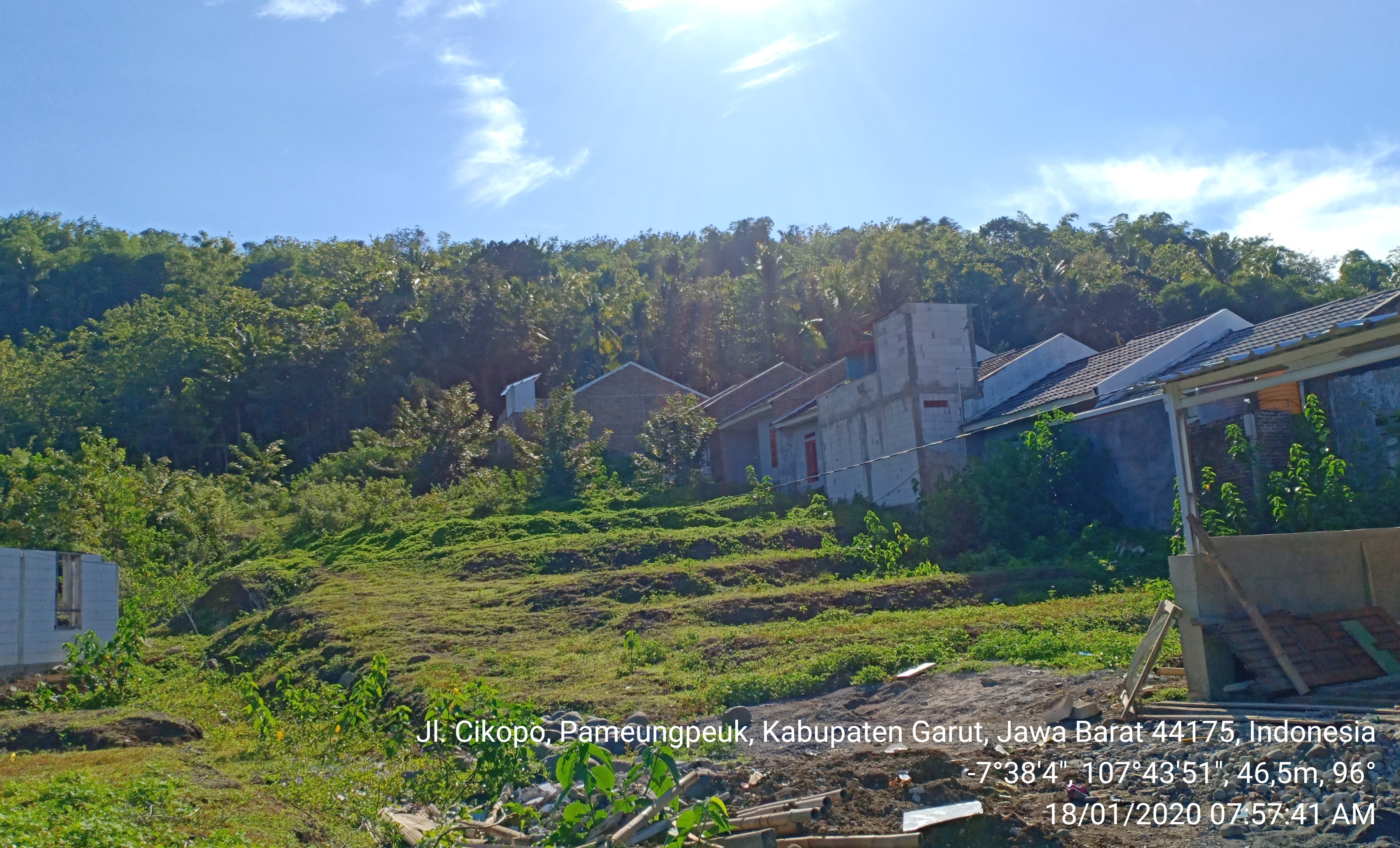 foto posisi tengah perumahan Bukit cikopo indah