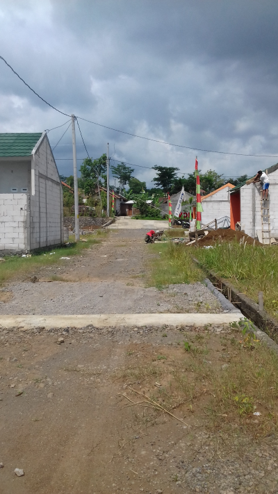 foto posisi tengah perumahan PERUM GRASIMA REGENCY 