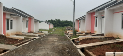 foto posisi tengah perumahan PESONA ALAM CISUGIH