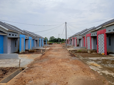 foto posisi tengah perumahan MUTIARA REGENCY