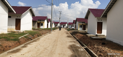 foto posisi tengah perumahan RUMAH BARU