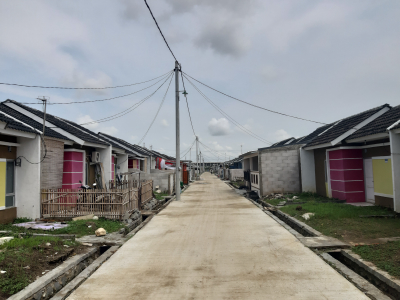 foto posisi tengah perumahan CLUSTER MUTIARA LATANSA 