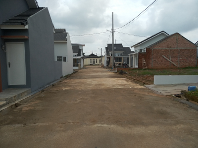 foto posisi tengah perumahan GOLDEN LAND REGENCY