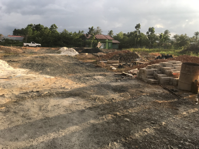 foto posisi tengah perumahan RAJA INDRASARI BLOK M