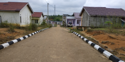 foto posisi tengah perumahan PERMATA MENDALO REGENCY