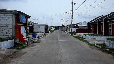 foto posisi tengah perumahan PURI DELTA KIARA