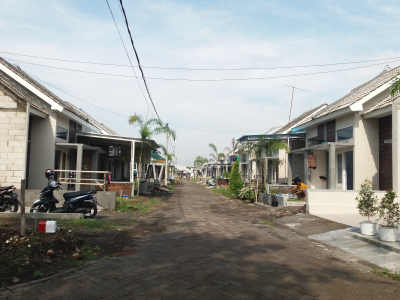 foto posisi tengah perumahan ISTANA KALIWATES RESIDENCE