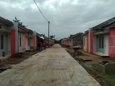 foto posisi tengah perumahan KIRANA RESIDENCE