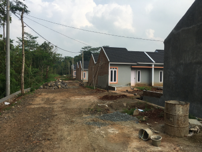 foto posisi tengah perumahan LURAGUNG PESONA REGENCY