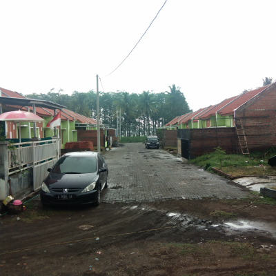 foto posisi tengah perumahan De Green Krebet