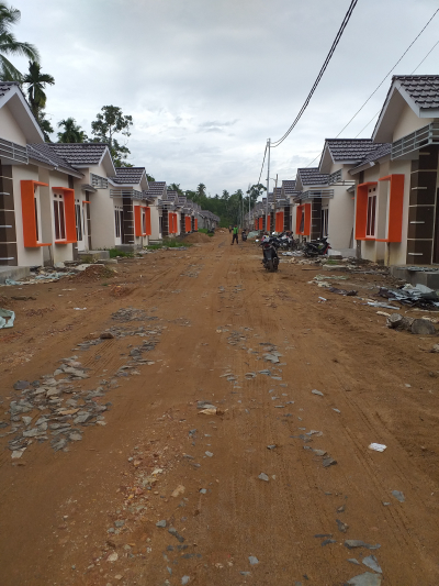 foto posisi tengah perumahan MEGA GRAHA