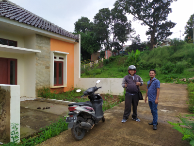 foto posisi tengah perumahan Royal Residence