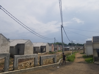 foto posisi tengah perumahan Grand Metro Pamengkang