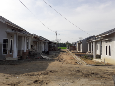 foto posisi tengah perumahan KUTA INDAH IV