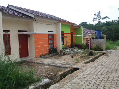 foto posisi tengah perumahan Bernung Residence