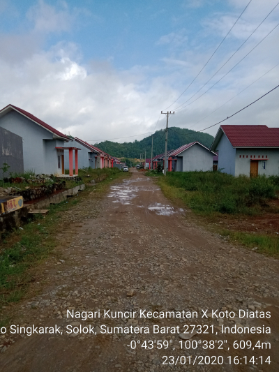 foto posisi tengah perumahan TKA VILLAGE