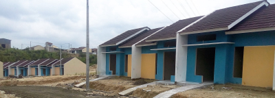 foto posisi tengah perumahan PERUMAHAN ROYAL GARDEN 2