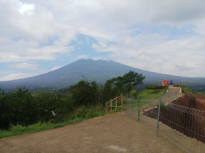foto posisi tengah perumahan Bukit Rancamaya Residence