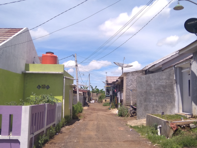 foto posisi tengah perumahan Bumi Cikembang Endah