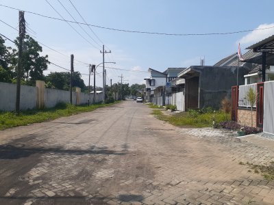 foto posisi tengah perumahan Puri Bunga Nirwana I