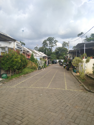 foto posisi tengah perumahan Puri Bunga Nirwana