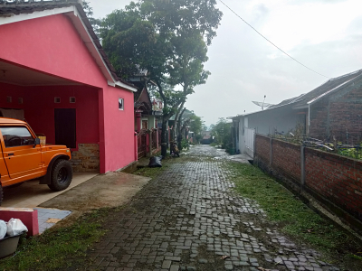 foto posisi tengah perumahan perumahan villa krincing permai