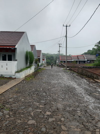 foto posisi tengah perumahan Karisma Residence Mangunreja