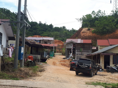 foto posisi tengah perumahan Villa Bukit Parombunan