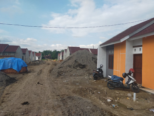 foto posisi tengah perumahan Griya Bhina karya