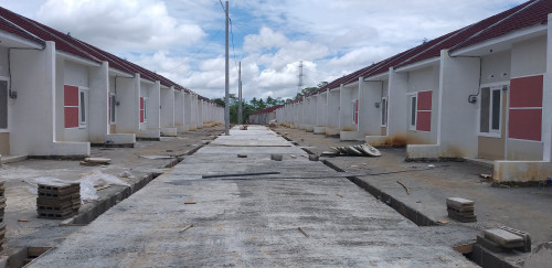 foto posisi tengah perumahan PERUM GRAHA RAYA 3 KLIRIS