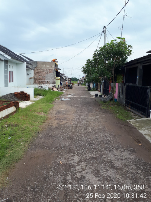 foto posisi tengah perumahan TAMAN MUTIARA INDAH 2