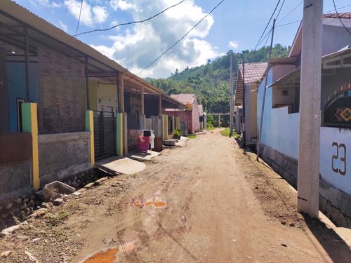 foto posisi tengah perumahan GRIYA NUR DAPALAK