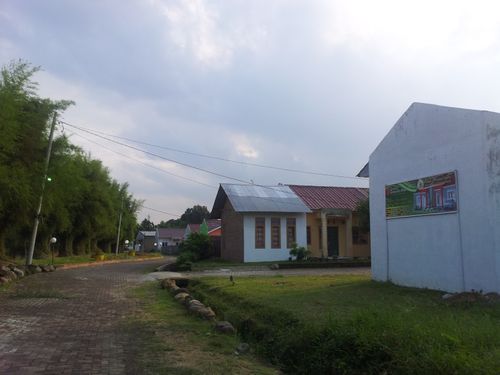 foto posisi tengah perumahan Graha Garuda Mas