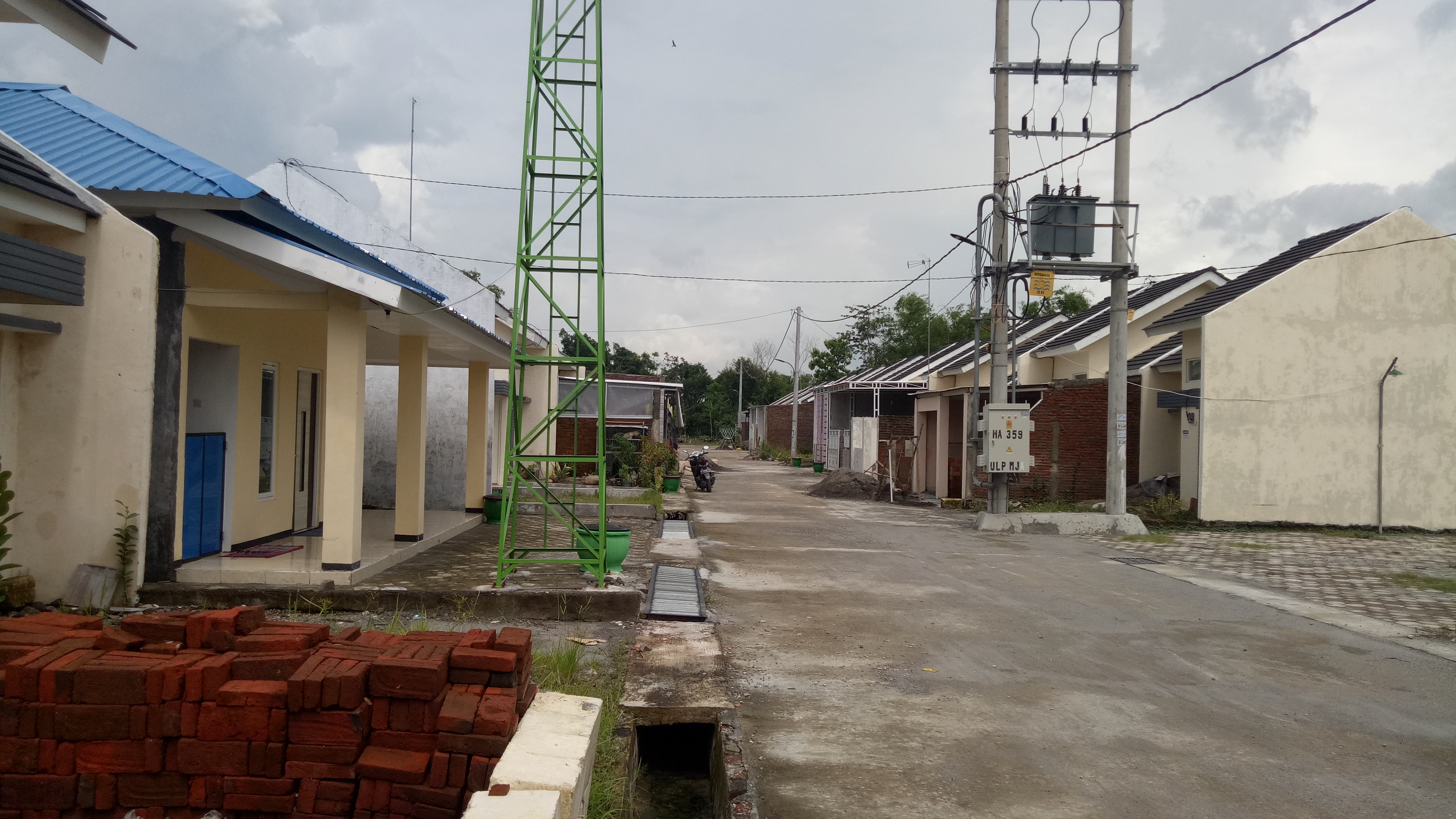 foto posisi tengah perumahan Griya Sumobito