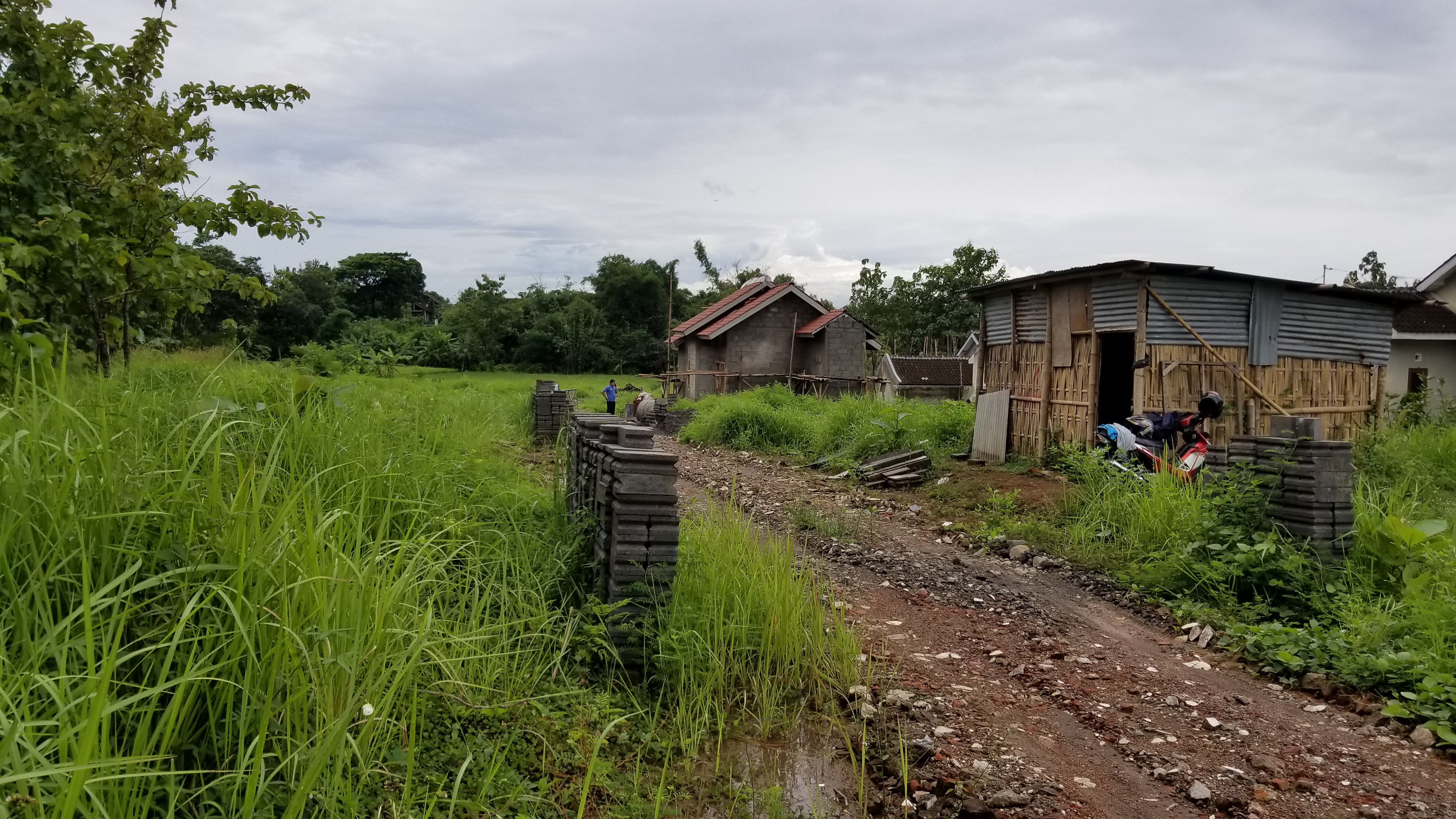 foto posisi tengah perumahan PERUMAHAN BERLIAN MANGGUNG