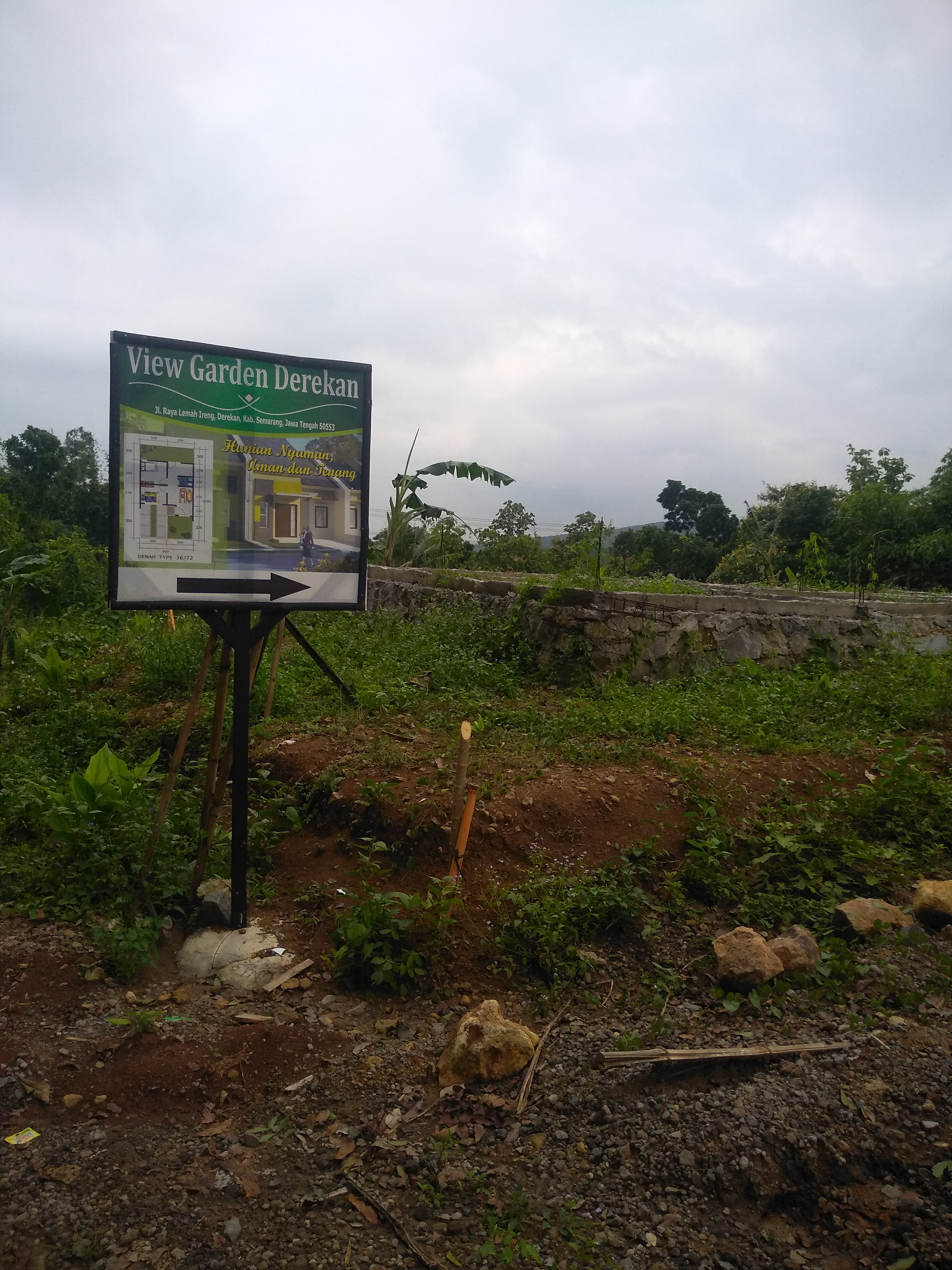 foto posisi tengah perumahan VIEW GARDEN DEREKAN