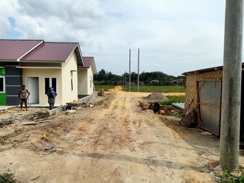 foto posisi tengah perumahan SURYA RESIDENT