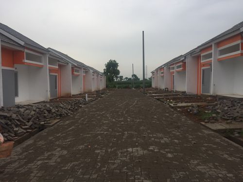 foto posisi tengah perumahan GRIYO JENGGOLO PERMAI 2