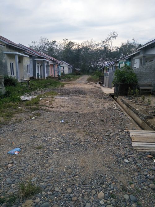 foto posisi tengah perumahan RATU INTAN PERMAI