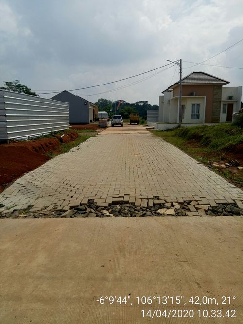 foto posisi tengah perumahan CIRUAS LAND