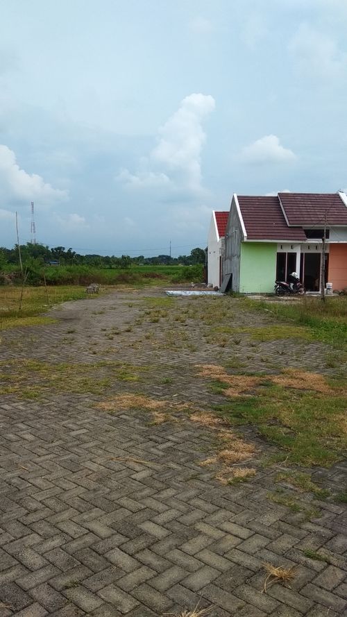 foto posisi tengah perumahan GRIYA CARUBAN ASRI