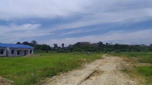 foto posisi tengah perumahan PURI INDAH MARENDAL