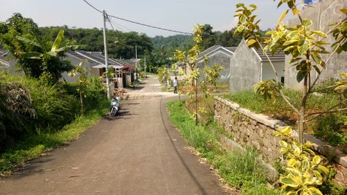 foto posisi tengah perumahan Villa Aster Residence