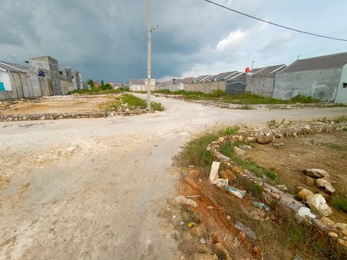 foto posisi tengah perumahan Pondok Laguna Indah