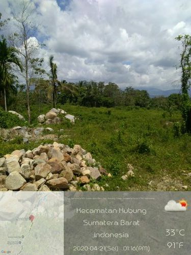 foto posisi tengah perumahan Istana Madani Koto Baru