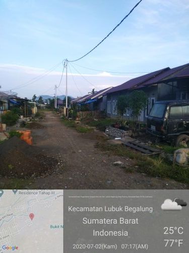 foto posisi tengah perumahan Griya Emya Hasanah Arai Pinang