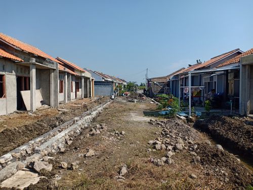 foto posisi tengah perumahan Perum PURI GARDENIA